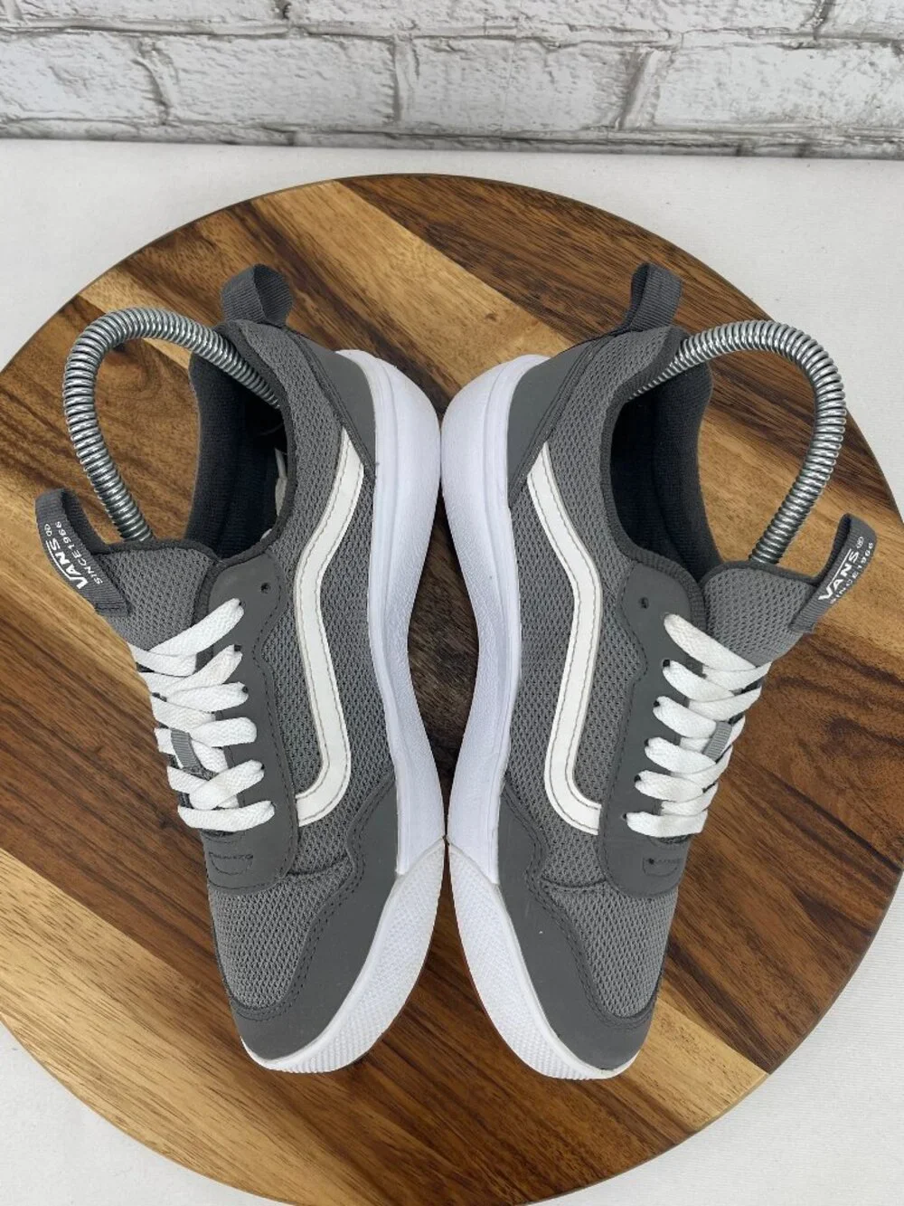Vans Range EXP Youth Sz. 4 Gray White Mesh Lace Up Low Top Sneakers
